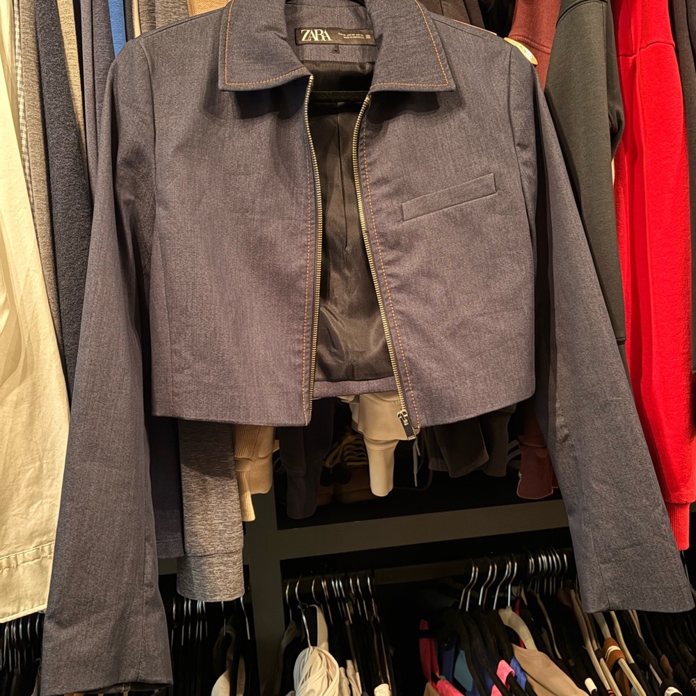 Zara Women's Dark Blue Cropped Blazer